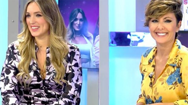 Marta Riesco y Sonsoles &Oacute;nega en 'Ya son las 8'./Telecinco