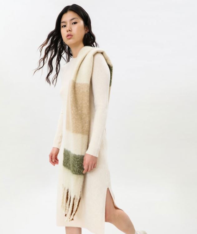 El vestido de Lefties más versátil que sólo cuesta 15 euros