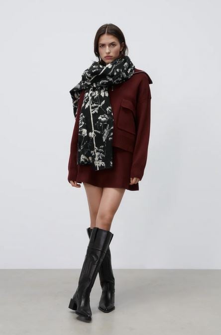 El pa&ntilde;uelo estampado de Zara m&aacute;s estiloso de Inditex