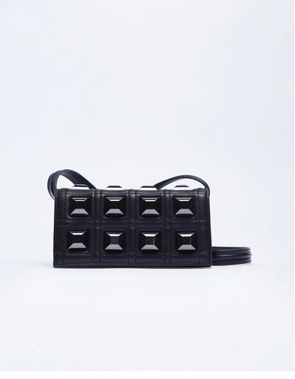 Los 4 bolsos de Zara por menos de 10 euros que arrasan en la web
