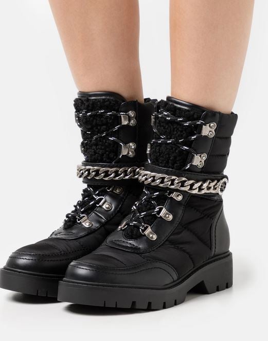 Las botas de Guess m&aacute;s rompedoras y tiradas de precio con 65% de descuento