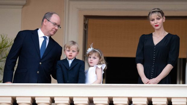 Charlene de M&oacute;naco, con su familia / Gtres