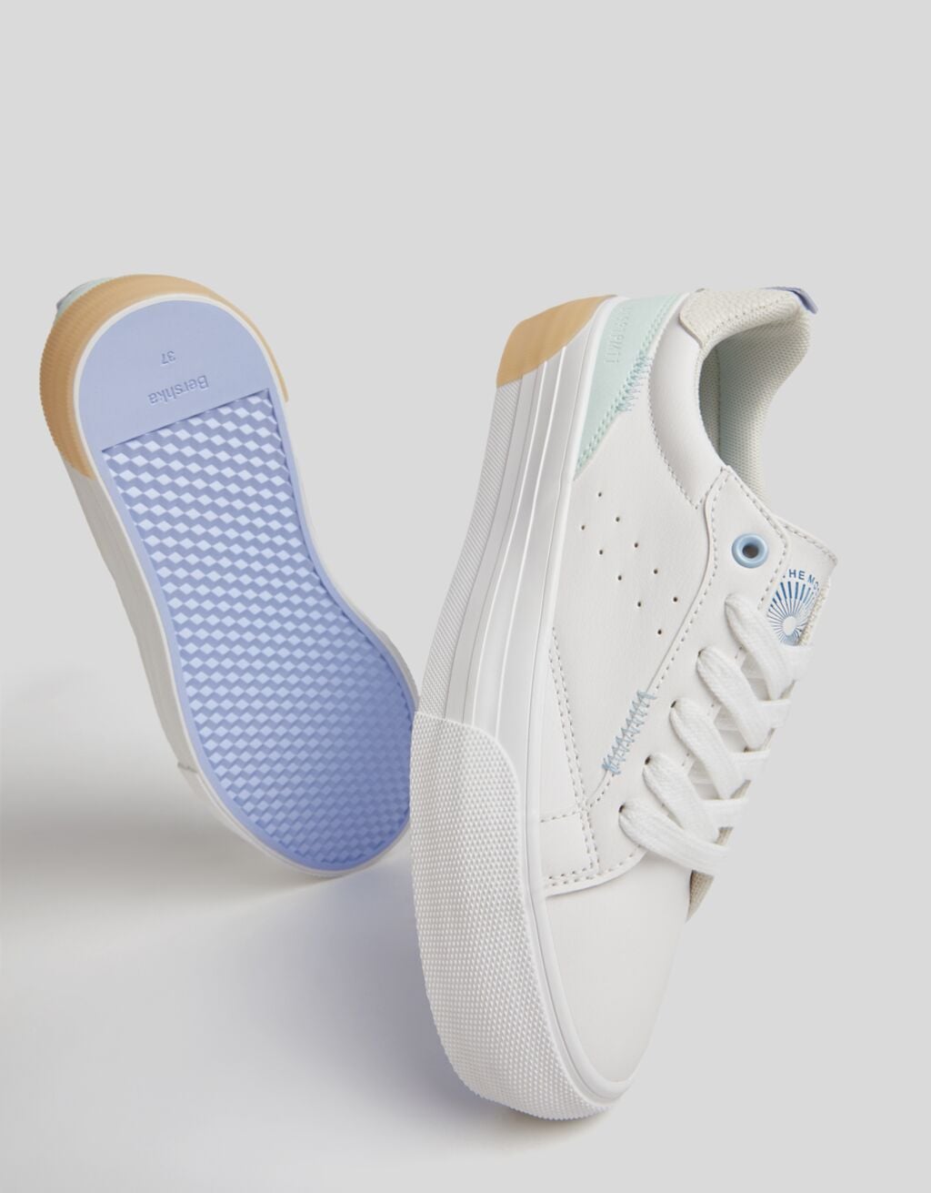 Estas zapatillas te van a encantar y son de Bershka