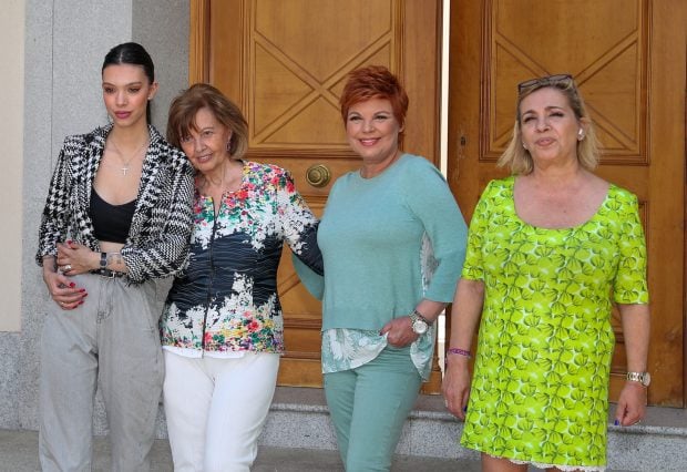 Carmen Borrego, Terelu Campos, Mar&iacute;a Teresa Campos y Alejandra Rubio posando / Gtres