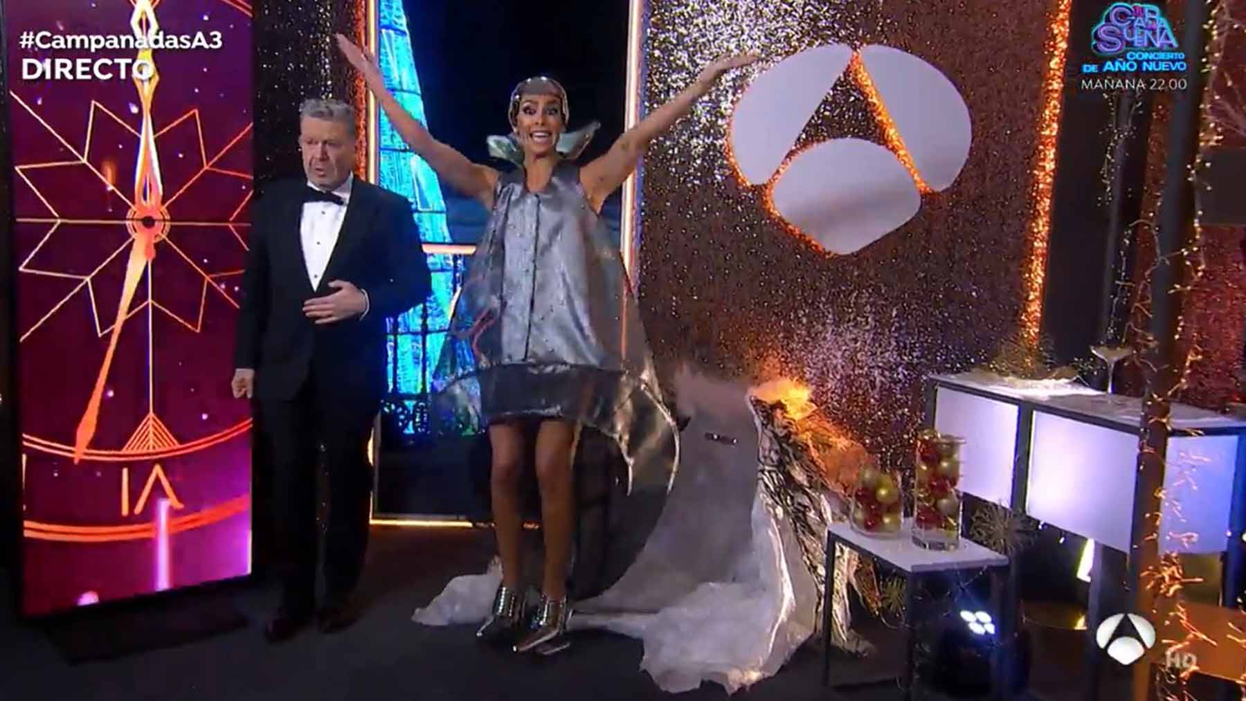 Cristina Pedroche con su look de Nochevieja / Antena 3