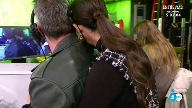 Anabel Pantoja se rompe en directo./Telecinco
