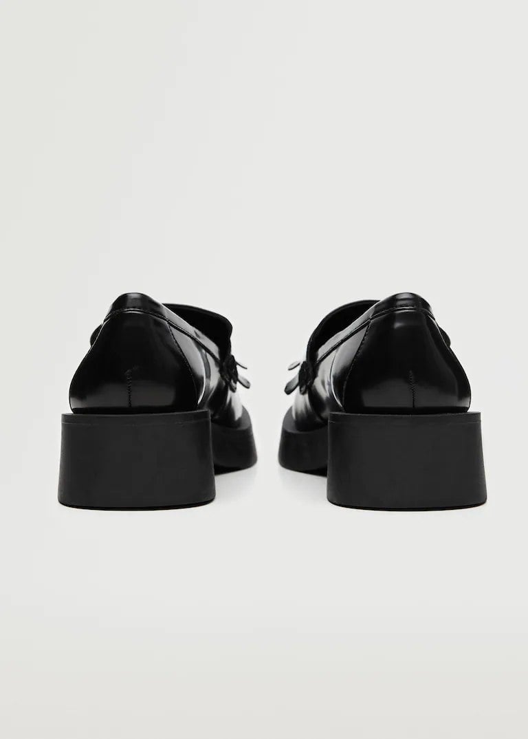 Mango tira de cl&aacute;sico y vende los zapatos que buscas para ir al trabajo