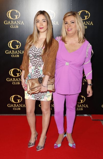 Carmen Borrego junto a su hija Carmen Rosa en un evento./Gtres