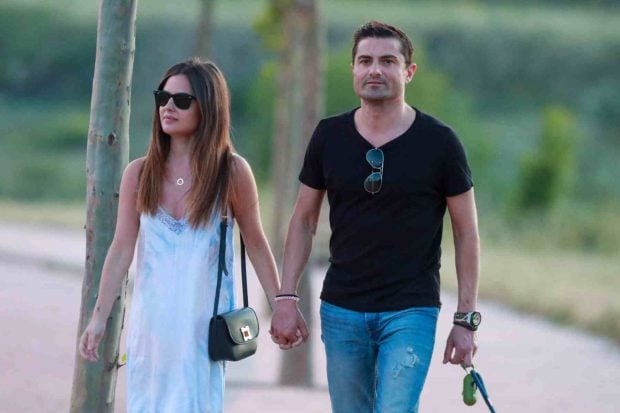 Alexia Rivas y Alfonso Merlos paseando / Gtres
