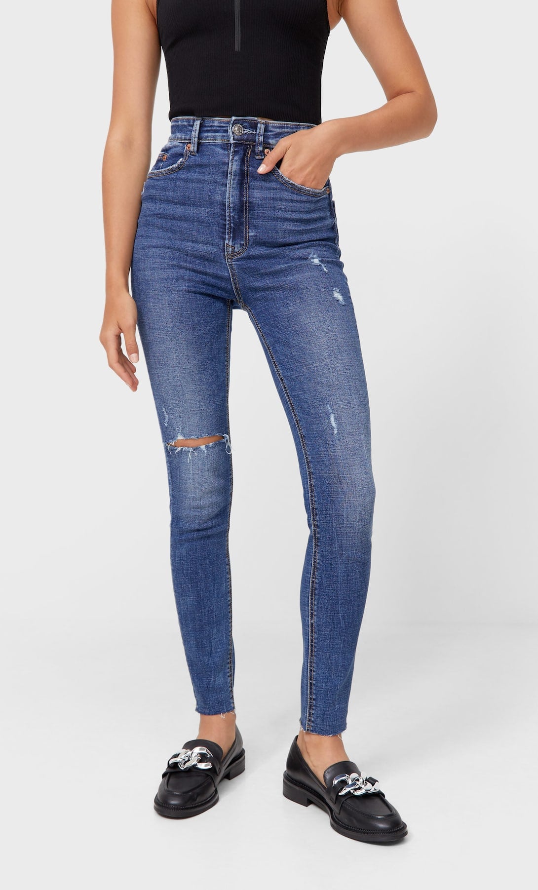 Los 5 pantalones y vaqueros de las rebajas de Stradivarius por menos de 10 euros