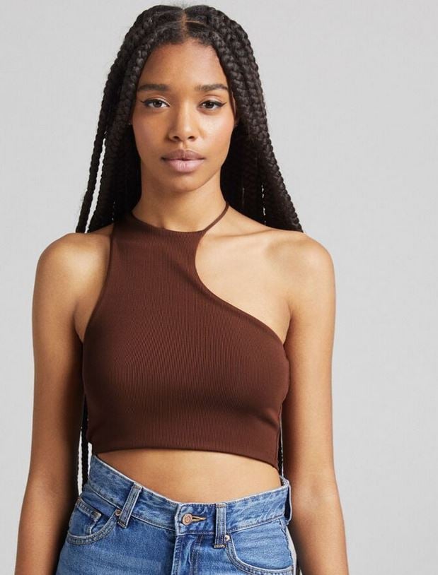 El top de Bershka por menos de 3 euros para combinar con jeans