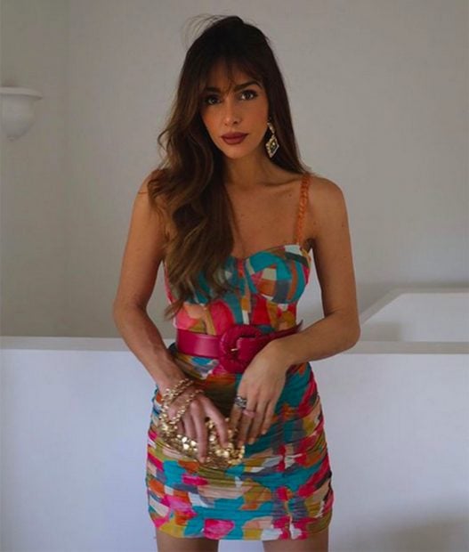 Roc&iacute;o Osorno posando con el vestido de colores de Zara de la temporada./Instagram @rocio0sorno