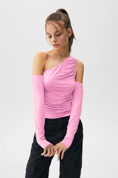 Top asim&eacute;trico con manguitos / Pull&Bear