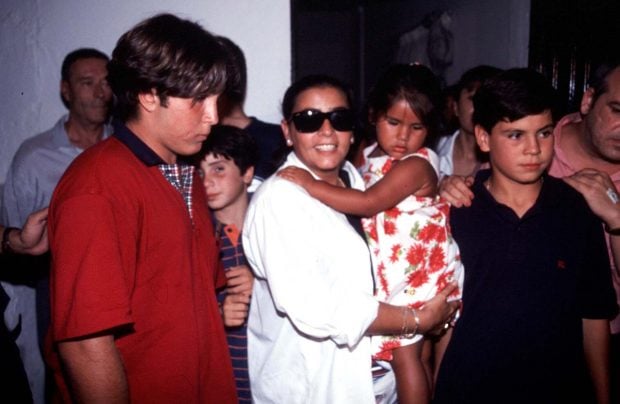 Mar&iacute;a del Monte con los hijos de Isabel Pantoja / Gtres