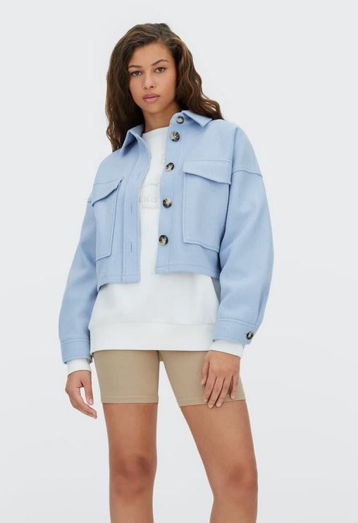 La sobrecamisa de Stradivarius para el entretiempo