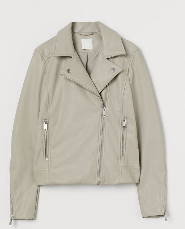 H&M vende a mitad de precio la cazadora de cuero más buscada en Internet