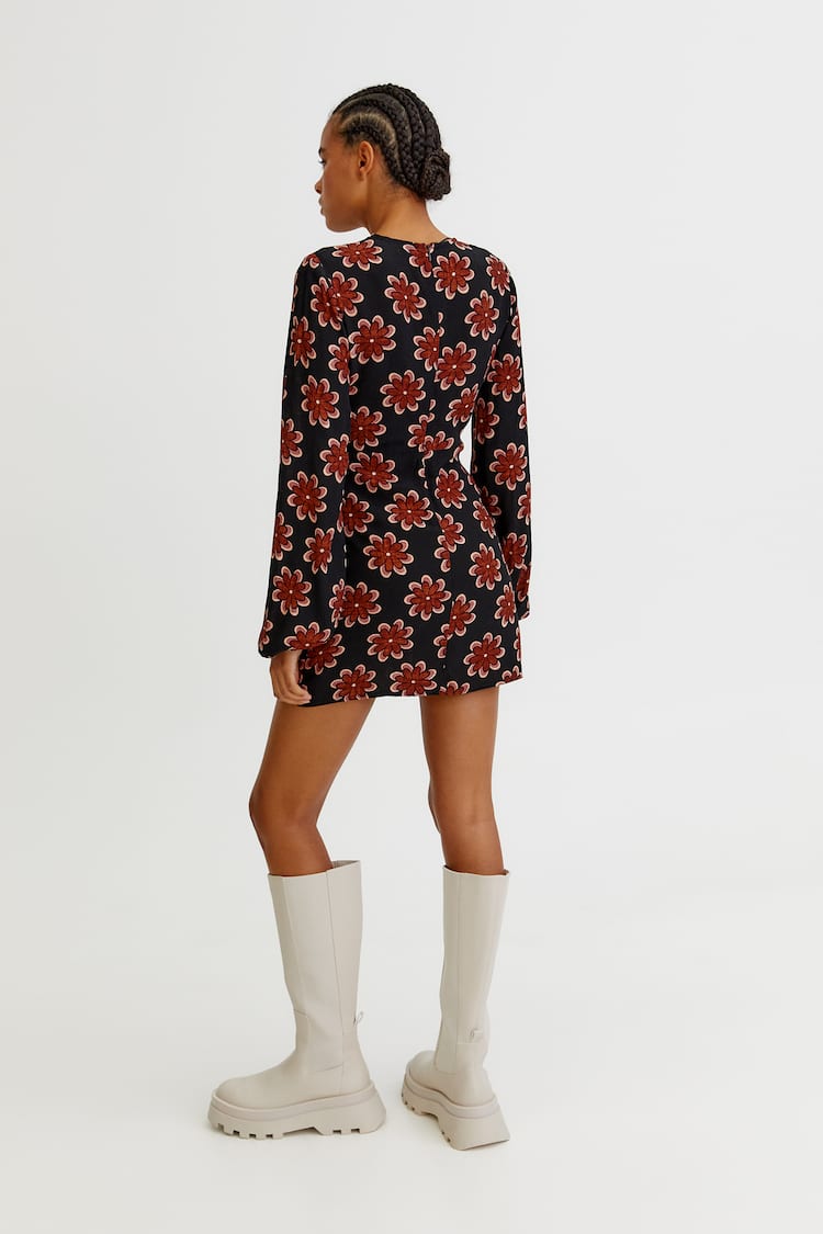 Ideal para cualquier evento: as&iacute; es el vestido con estampado de Pull&Bear