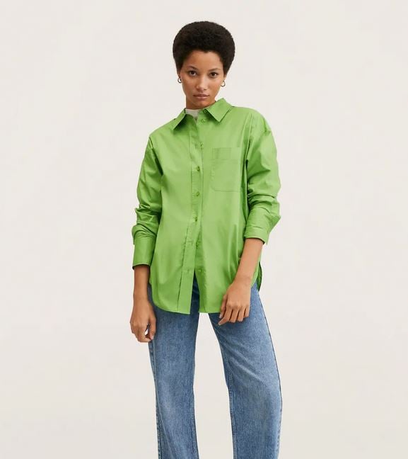 La camisa 'low cost' perfecta y m&aacute;s elegante para ir a la oficina est&aacute; en Mango y es esta