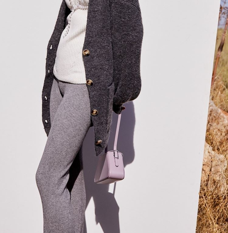 Hablamos de poder adquirir el pantal&oacute;n de Sfera que te har&aacute; tipazo. Es en color gris y lo puedes combinar con otras piezas como c&aacute;rdigans a juego.