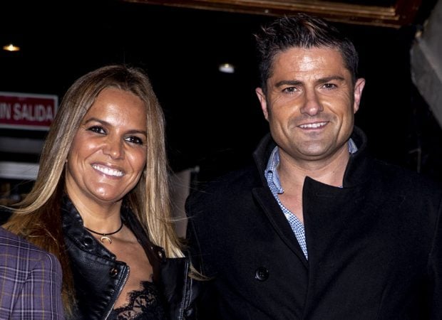 Marta L&oacute;pez y Alfonso Merlos sonriendo / Gtres