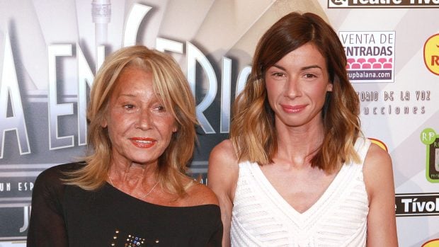 Mila Xim&eacute;nez y Alba Santana en un photocall / Gtres