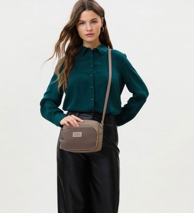 La camisa que arrasa en Internet es de Lefties y solo cuesta 8 euros