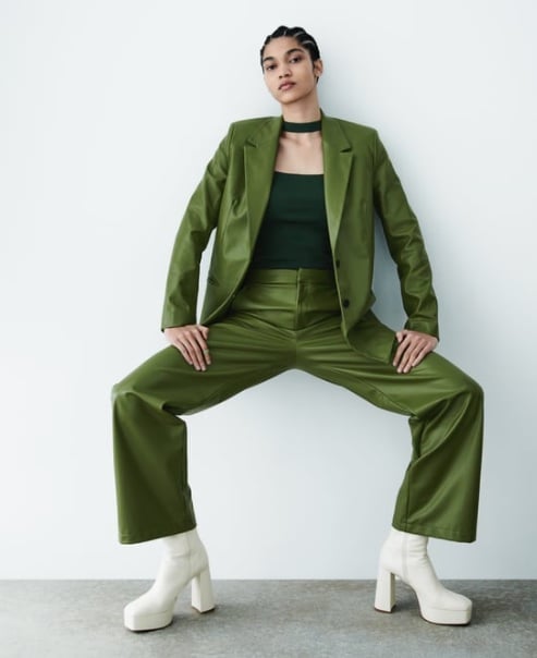 Pantal&oacute;n verde de Zara