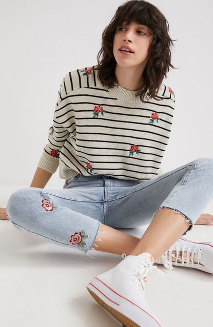 Desigual te saca del tradicional vestido negro para Navidad