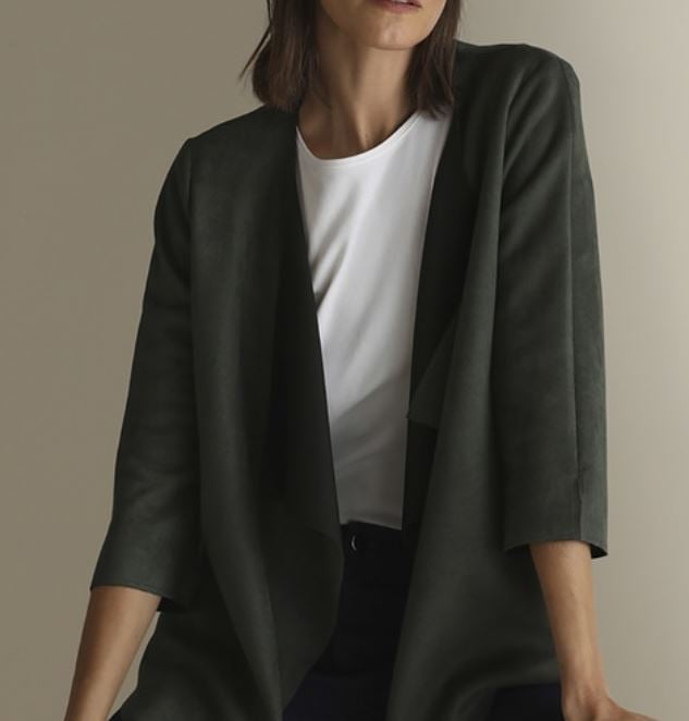 Queda menos para la primavera y debemos hacernos con ellas para cuando las temperaturas suban. Y esta es la chaqueta que m&aacute;s se llevar&aacute; en primavera.