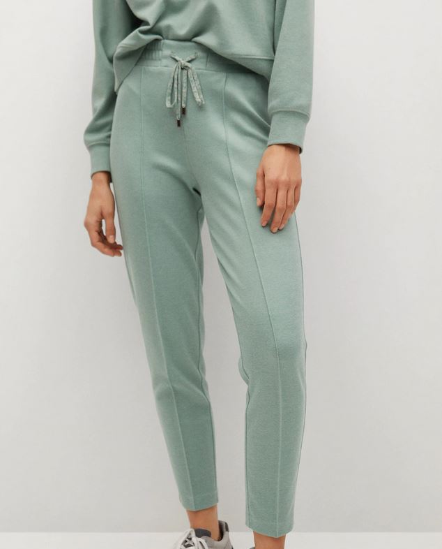 El pantalón que arrasa en la página online de Mango Outlet