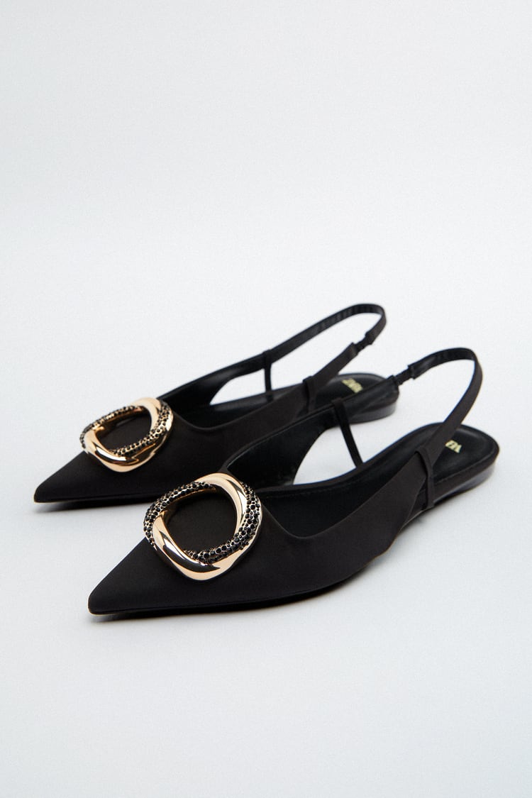 Los zapatos planos de Zara que te recordar&aacute;n a unos Manolo Blahnik