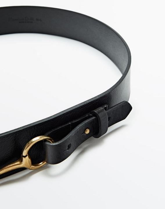 El cintur&oacute;n de Massimo Dutti para combinar con una americana