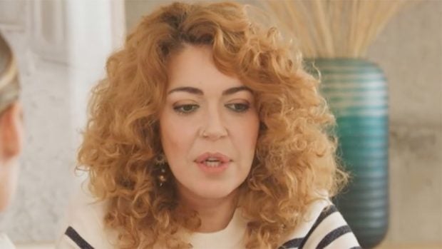 Sof&iacute;a Cristo contando a Claudia Osborne c&oacute;mo le cont&oacute; a su madre que era adicta./Telecinco