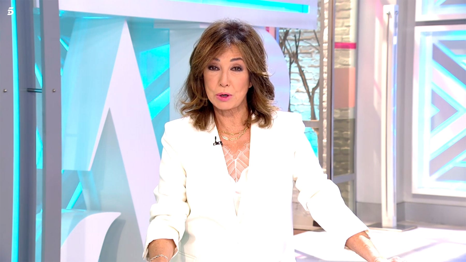 Ana Rosa Quintana en plat&oacute; / Telecinco