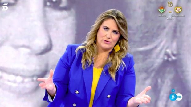 Carlota Corredera rinde homenaje a Ucrania con los colores de su look./Telecinco