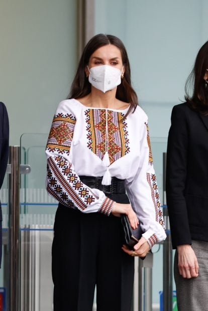 La Reina Letizia con mascarilla / Gtres