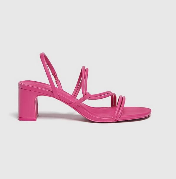 Las sandalias de tac&oacute;n bajo de Pull&Bear que querr&aacute;s en sus 4 versiones