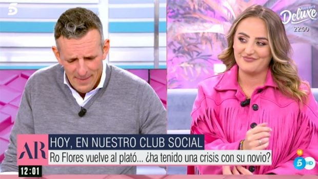 Roc&iacute;o Flores y Joaqu&iacute;n Prat en 'El programa de Ana Rosa'./Telecinco