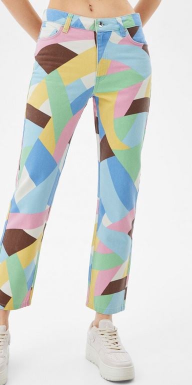 Roc&iacute;o Osorno se lanza con los pantalones m&aacute;s coloridos de Bershka