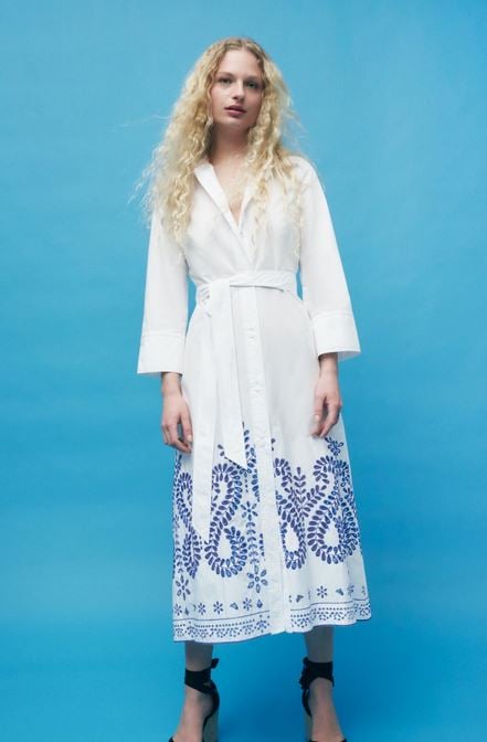 Si todav&iacute;a no has comprado aquellas prendas que te pondr&aacute;s en la pr&oacute;xima temporada, ya puedes ir corriendo&nbsp; a ver las webs de tus tiendas favoritas. Como el vestido de Zara con bordados.
