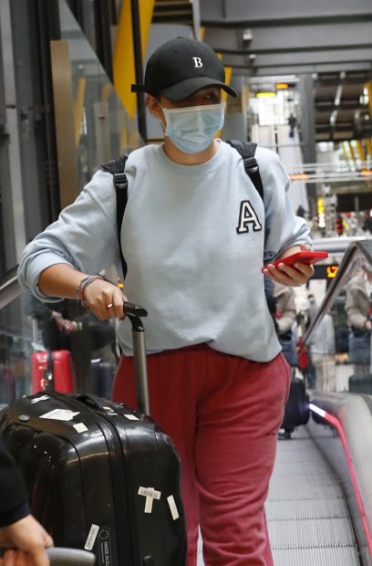 Alba D&iacute;az en el aeropuerto de Madrid./Gtres