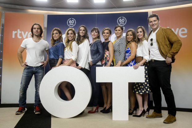 Rosa L&oacute;pez con sus compa&ntilde;eros de Operaci&oacute;n Triunfo / Gtres