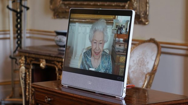La Reina Isabel retoma sus compromisos profesionales./Gtres