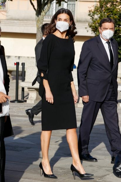 La Reina ha apostado por el negro para esta ocasi&oacute;n./Gtres