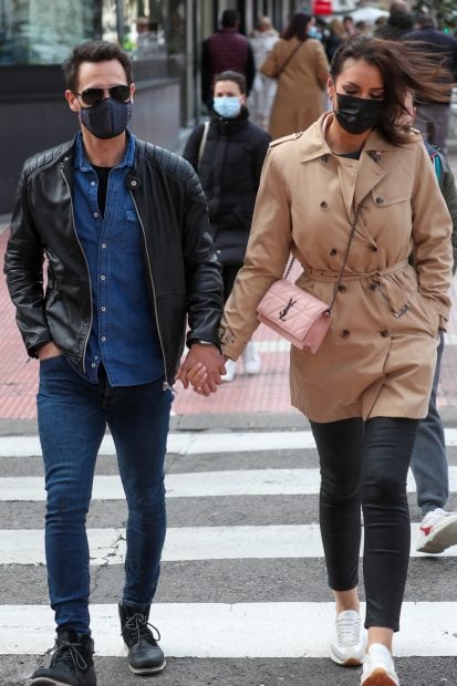 Christian G&aacute;lvez y Patricia Pardo, paseando de la mano./Gtres