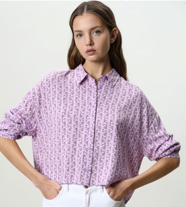La camisa blanca de Lefties por 9 euros para los d&iacute;as de oficina
