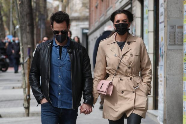Christian G&aacute;lvez y Patricia Pardo paseando de la mano / Gtres