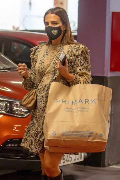 Paula Echevarr&iacute;a con una bolsa de Primark / Gtres