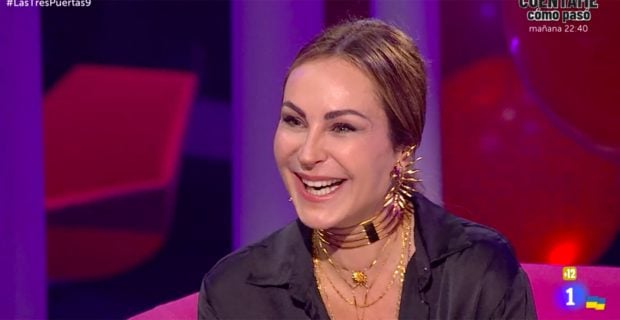 Ana Mil&aacute;n en el plat&oacute; de 'Las tres puertas' de Mar&iacute;a Casado./TVE