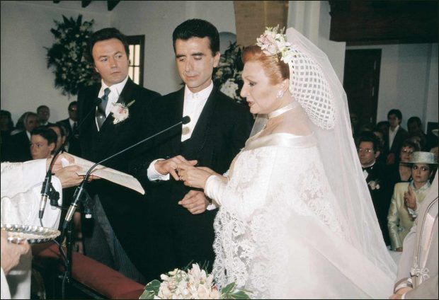 Roc&iacute;o Jurado y Jos&eacute; Ortega Cano en su boda / Gtres